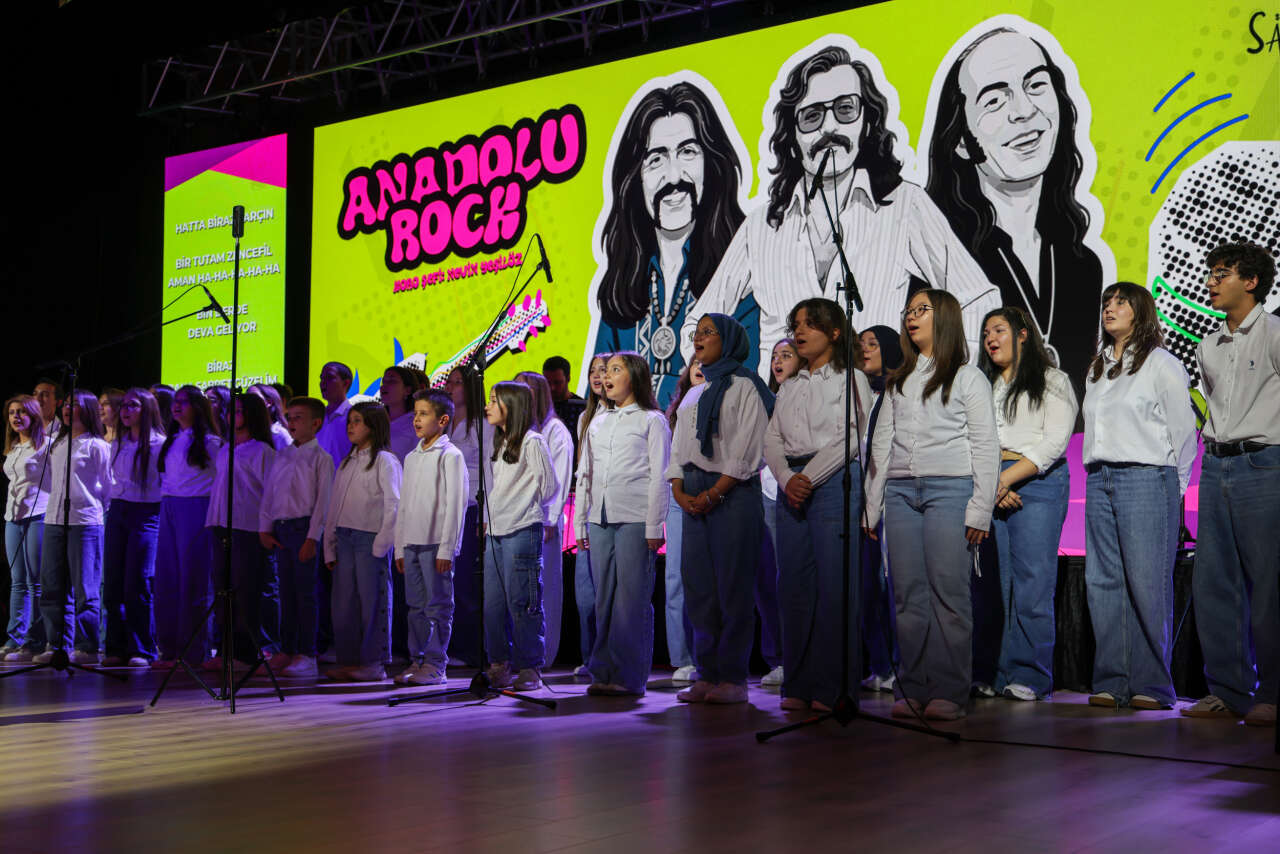 Konya’da minik seslerden büyük performans! Sahne Anadolu Rock müzikleriyle coştu 1